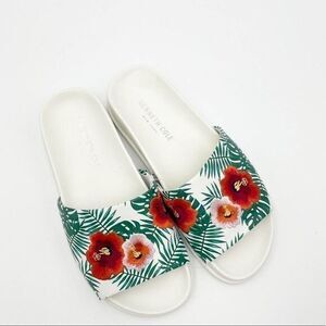 Kenneth Cole New York Xenia  Slide Sandal size 6